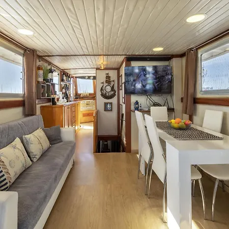 Vakantiehuis Alicudi By Interhome *