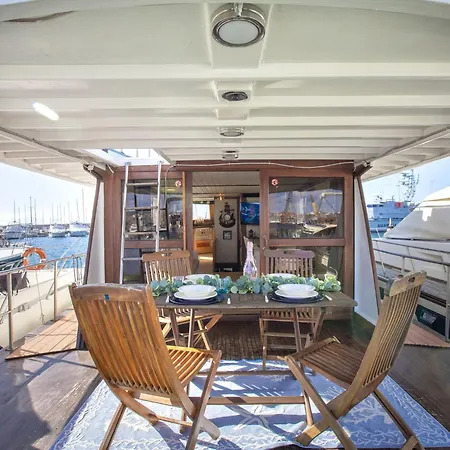 Alicudi By Interhome