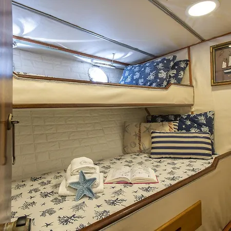 Vakantiehuis Alicudi By Interhome *