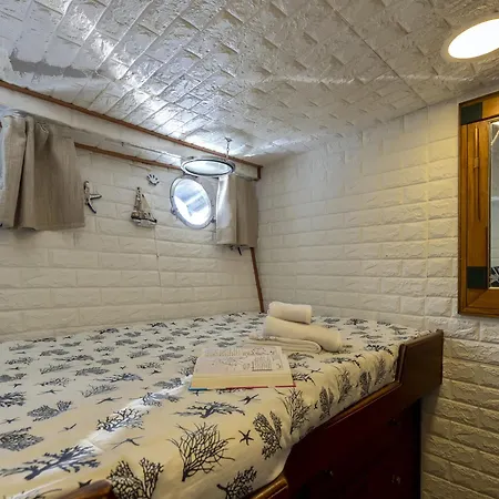Alicudi By Interhome Vakantiehuis *