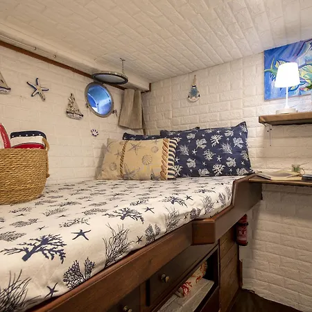 Vakantiehuis Alicudi By Interhome